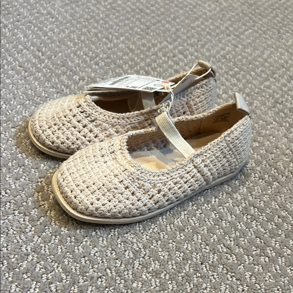 Zara Beige Crochet Flats